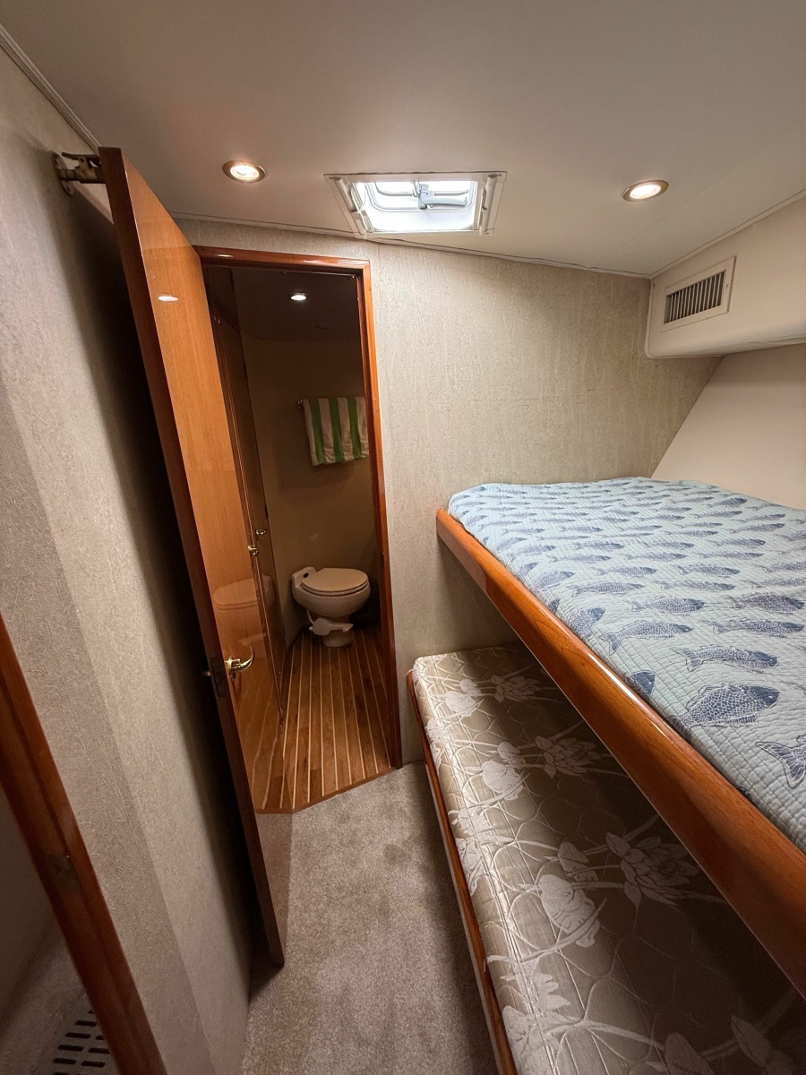 2002 Viking 52 Convertible