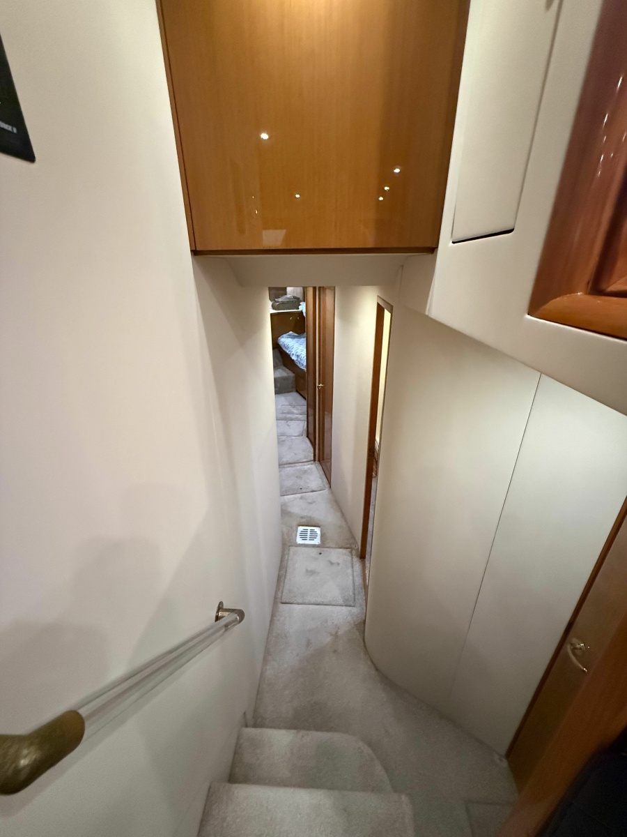 2002 Viking 52 Convertible