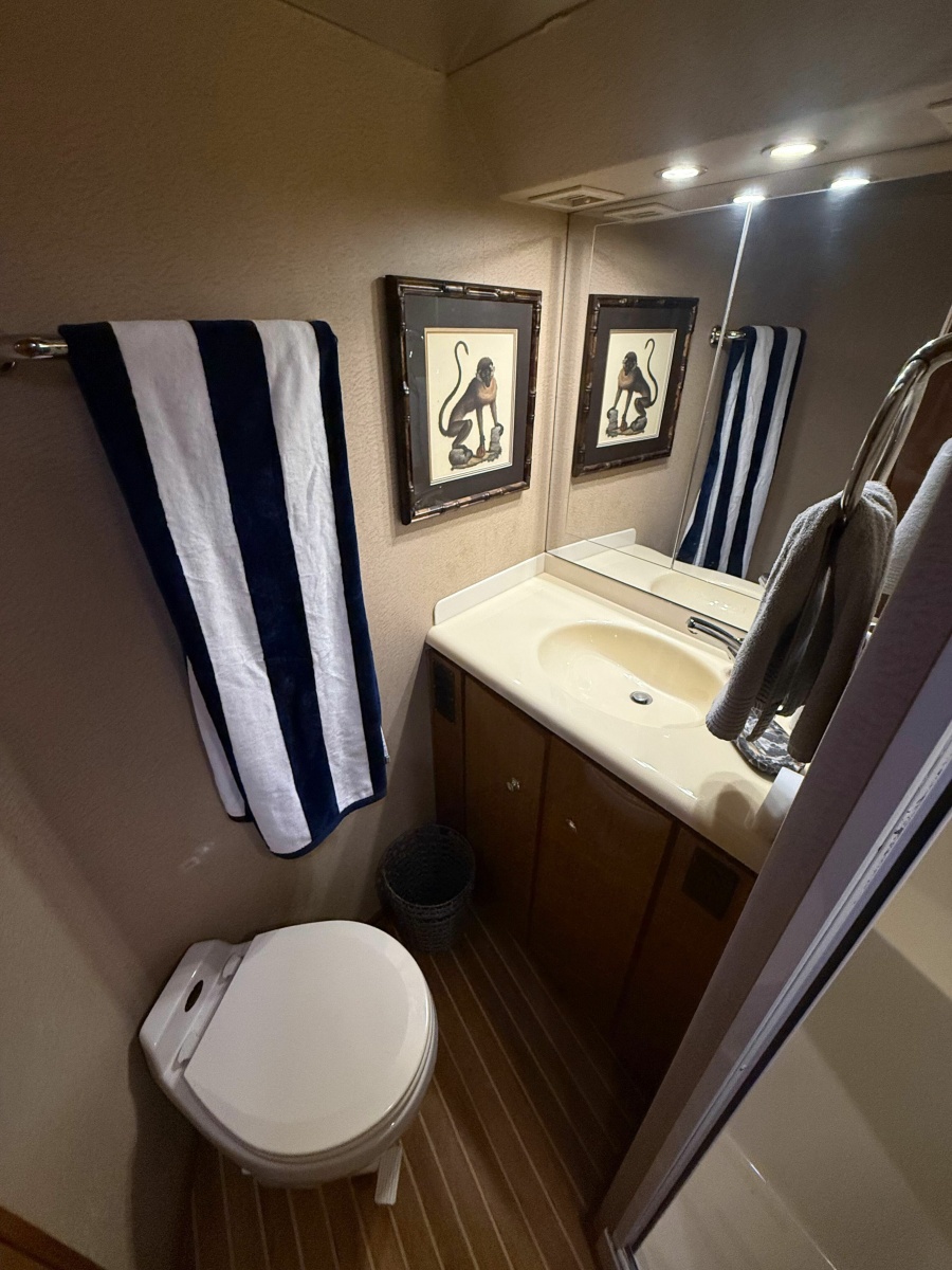 2002 Viking 52 Convertible