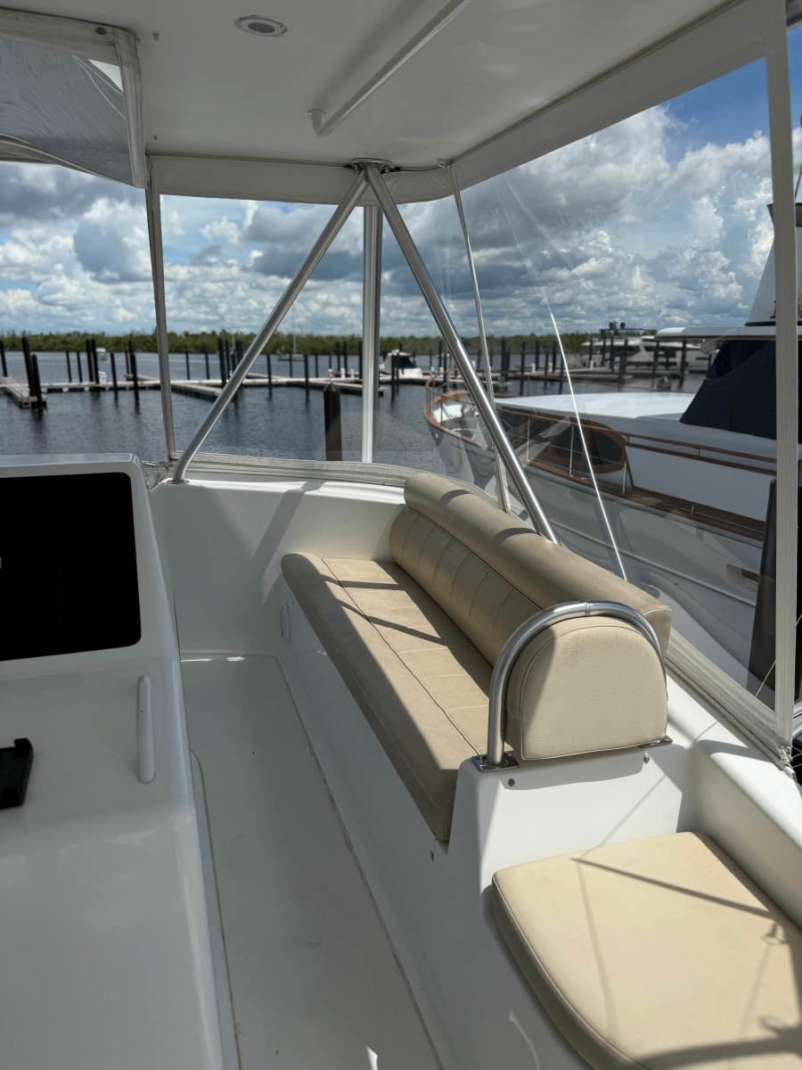 2002 Viking 52 Convertible