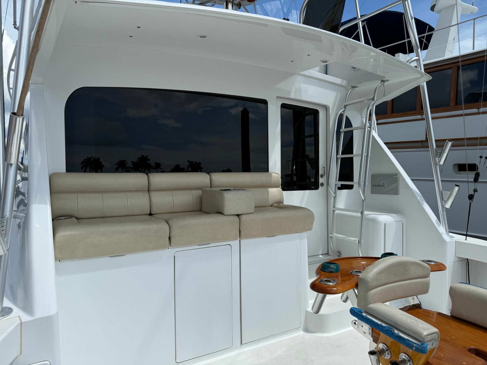 2002 Viking 52 Convertible