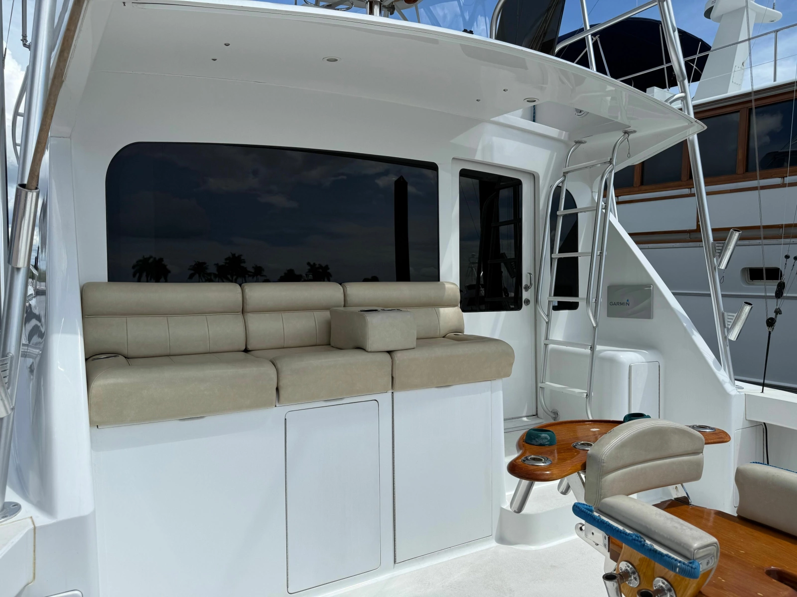 2002 Viking 52 Convertible