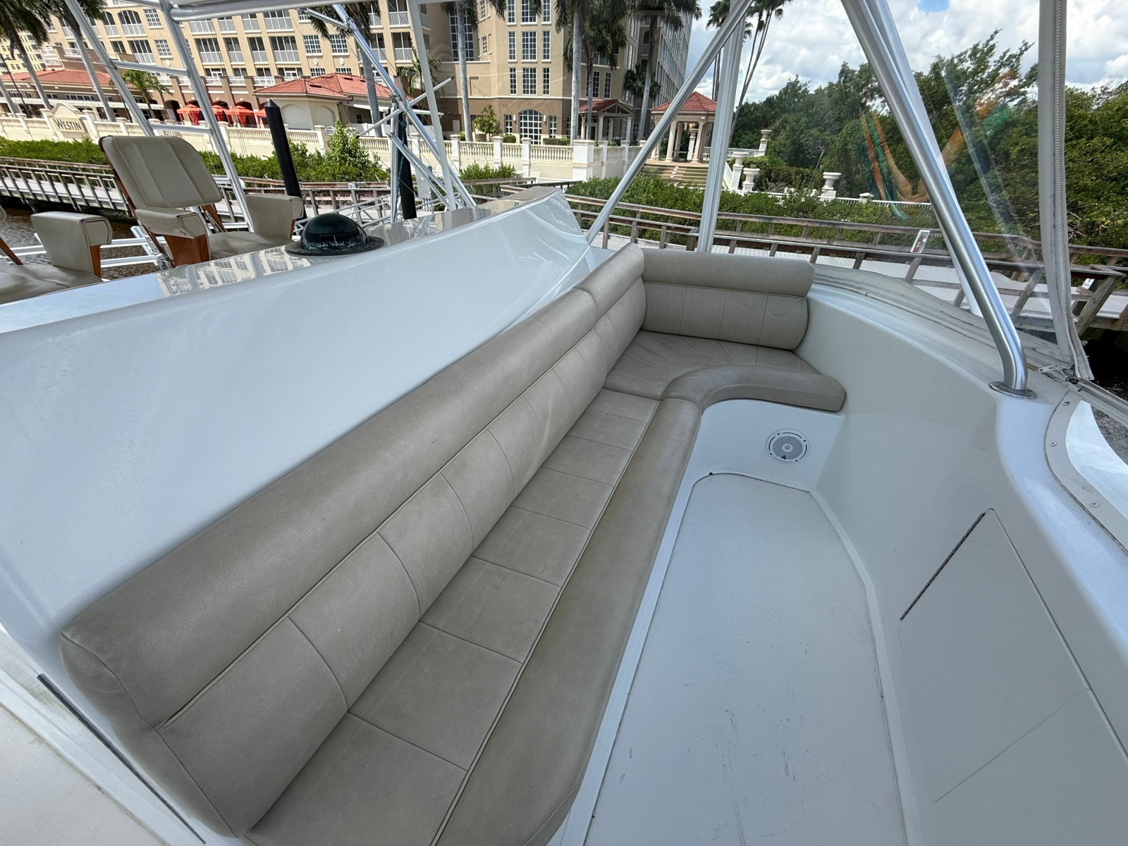 2002 Viking 52 Convertible