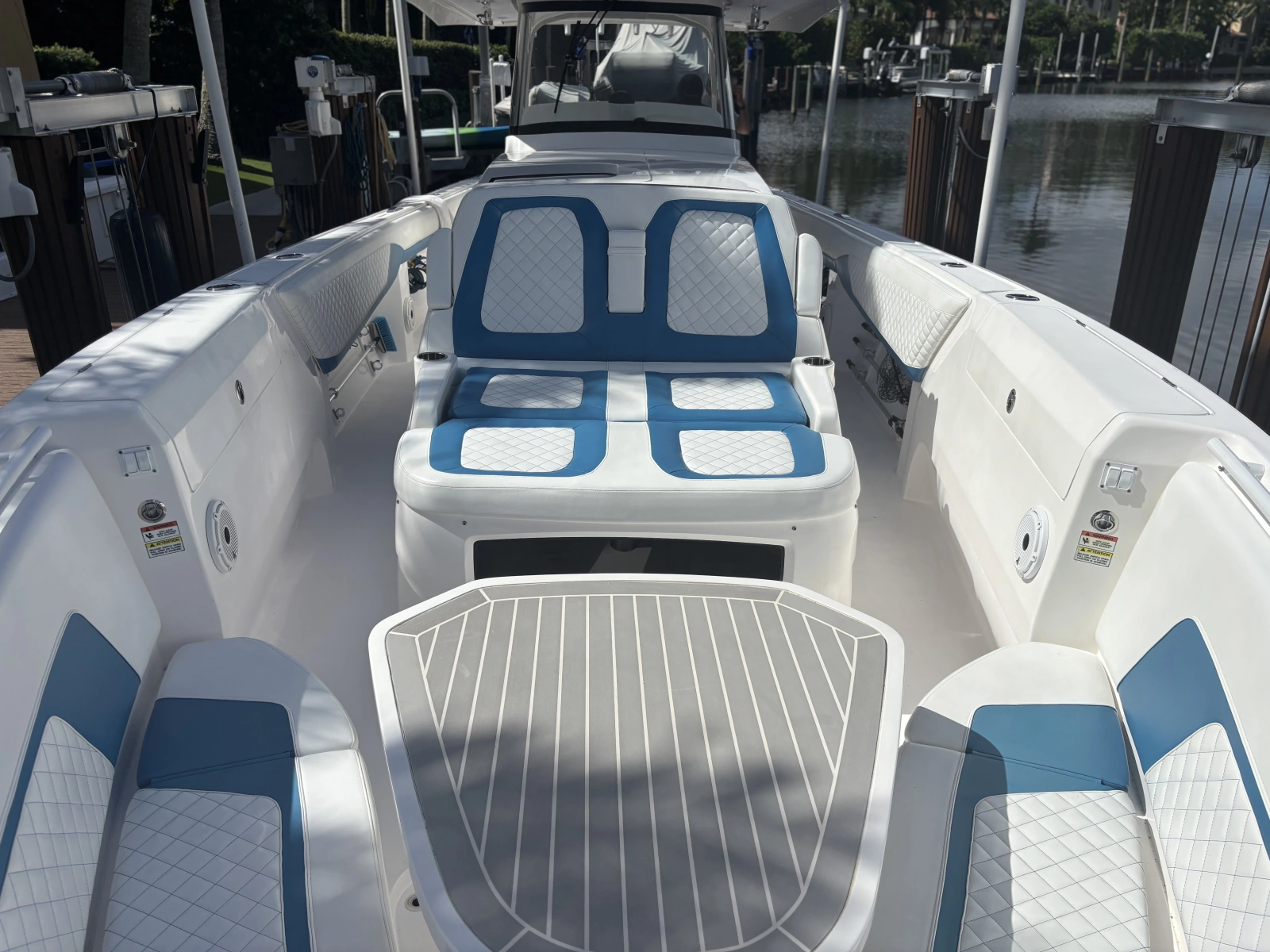 2020 Intrepid 407 Panacea