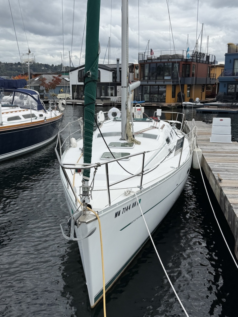 2004 Beneteau 323
