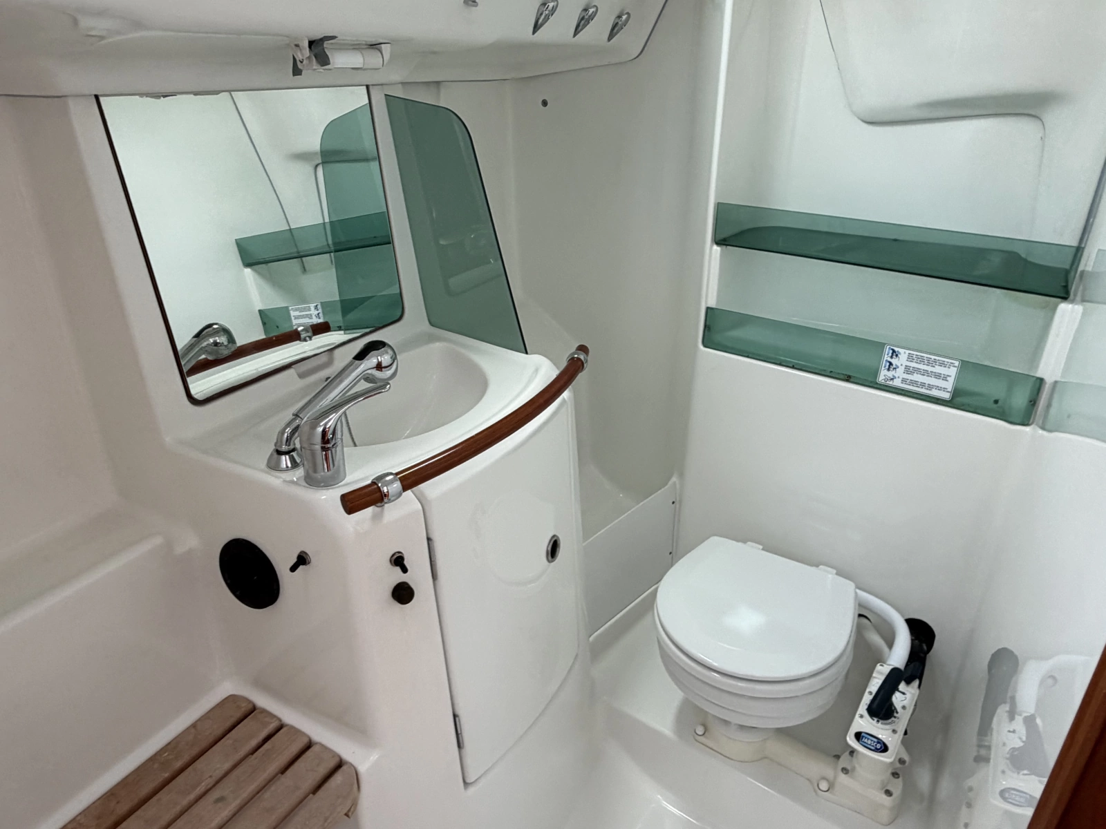 2004 Beneteau 