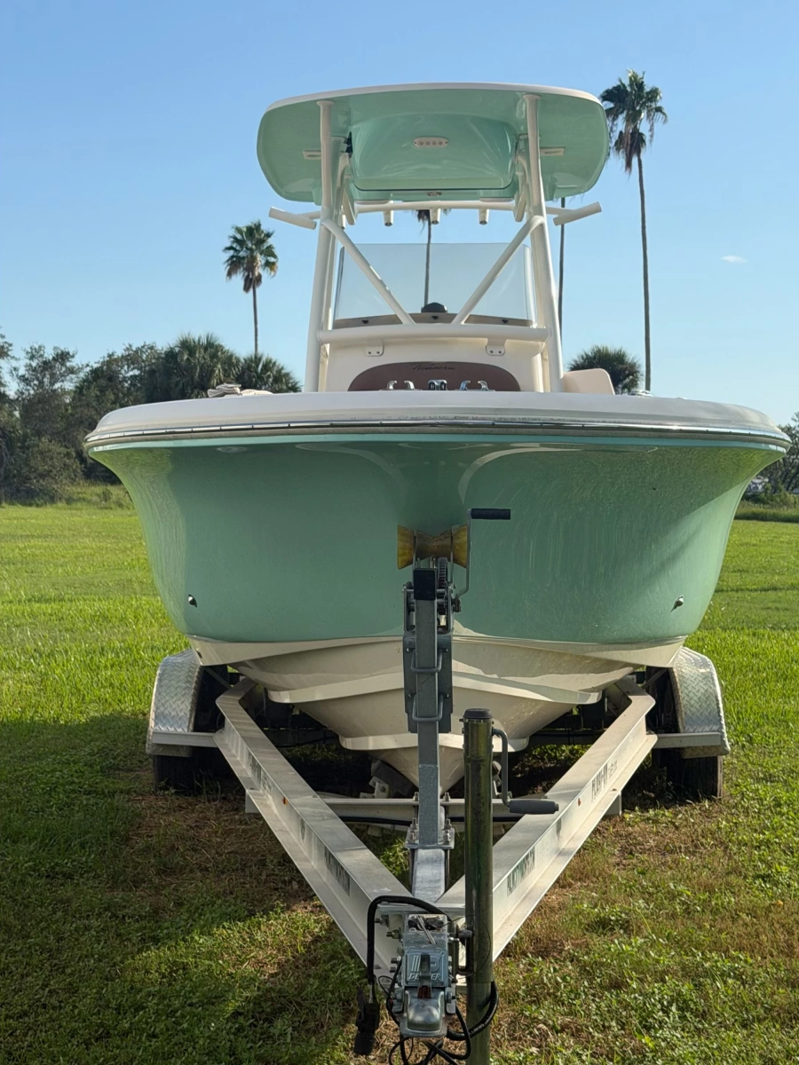 2021 Pioneer 222 Islander