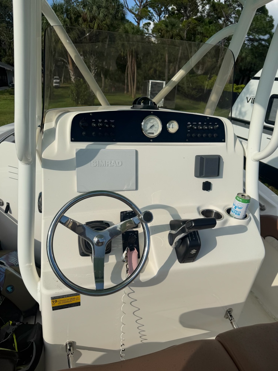 2021 Pioneer 222 Islander