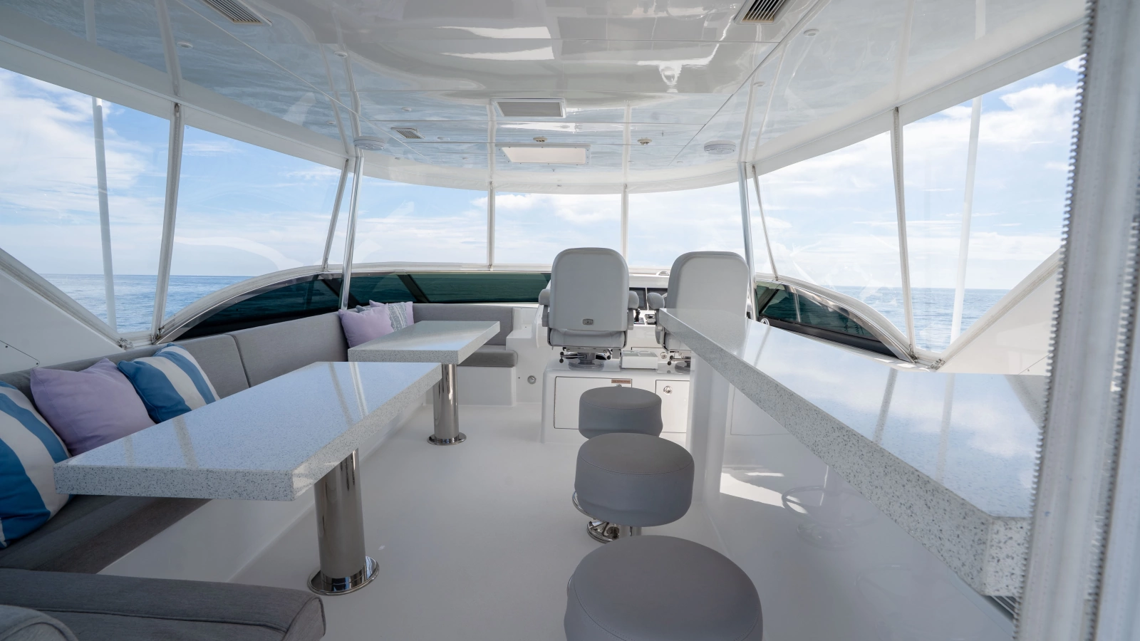 2018 Hatteras M75