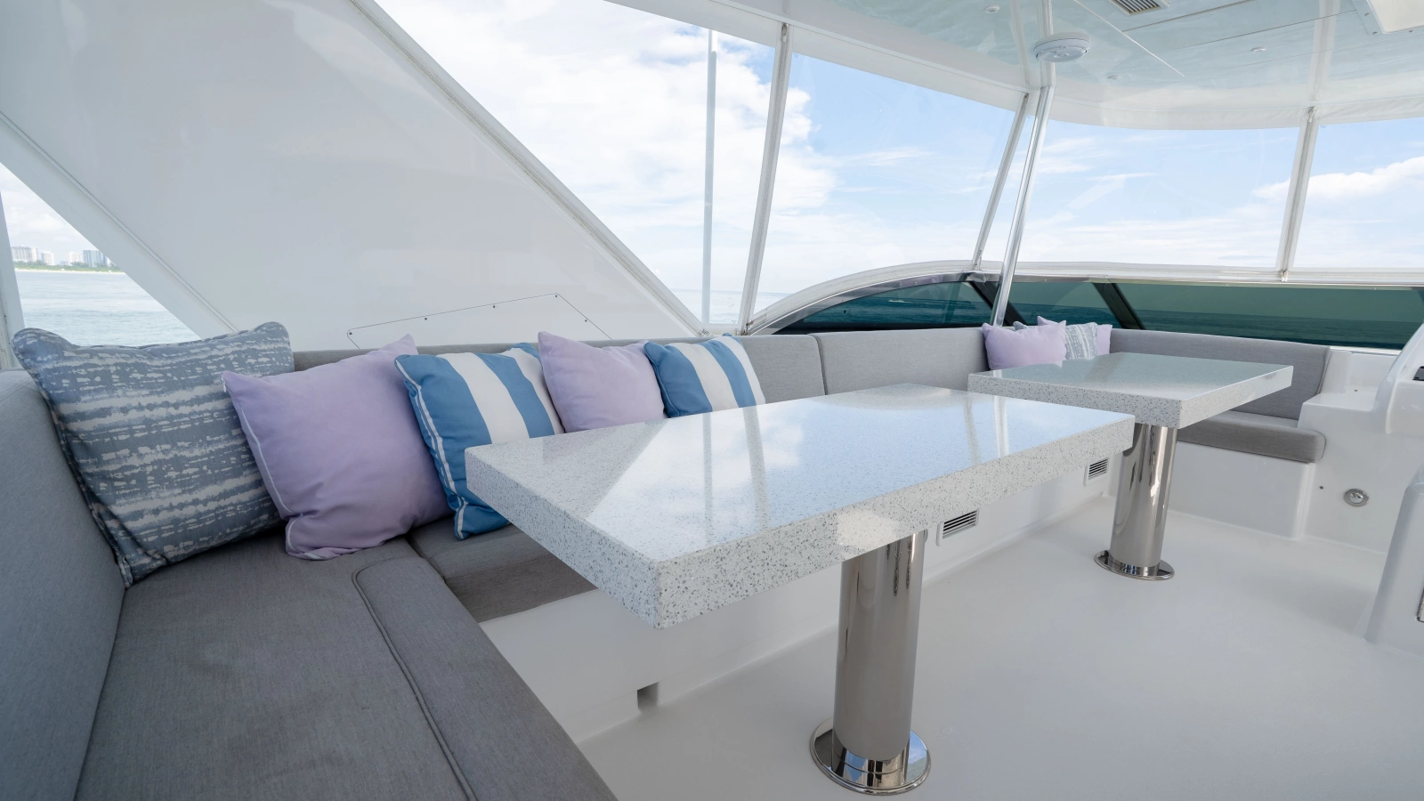 2018 Hatteras M75