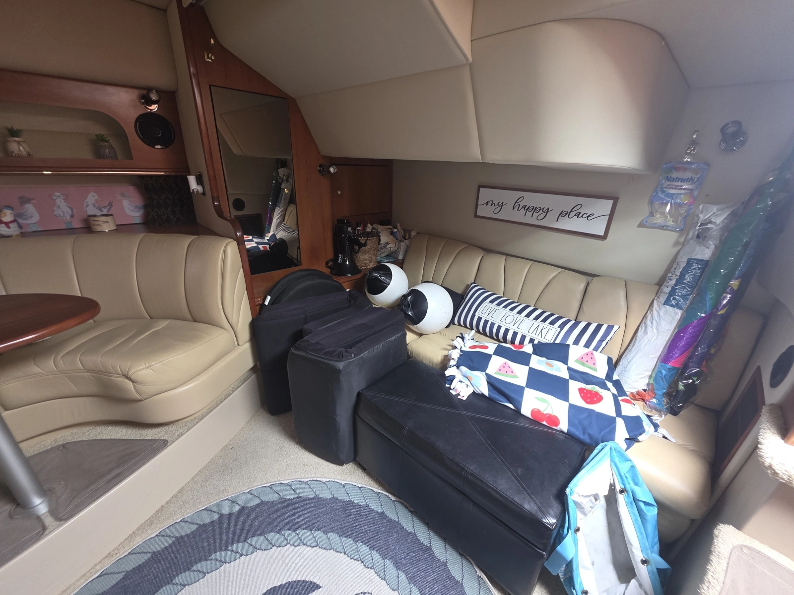 2001 Cruisers Yachts 3572