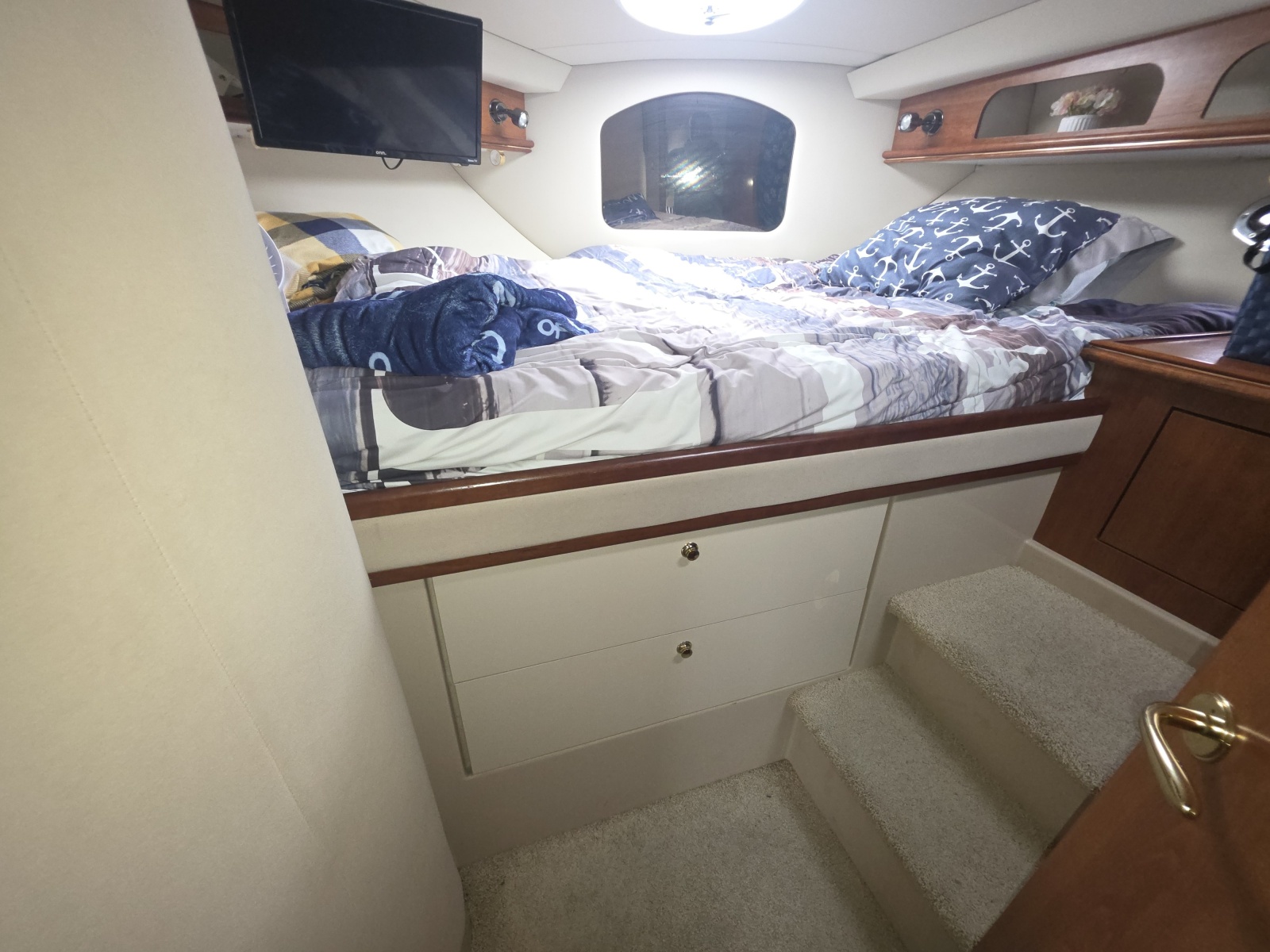 2001 Cruisers Yachts 3572