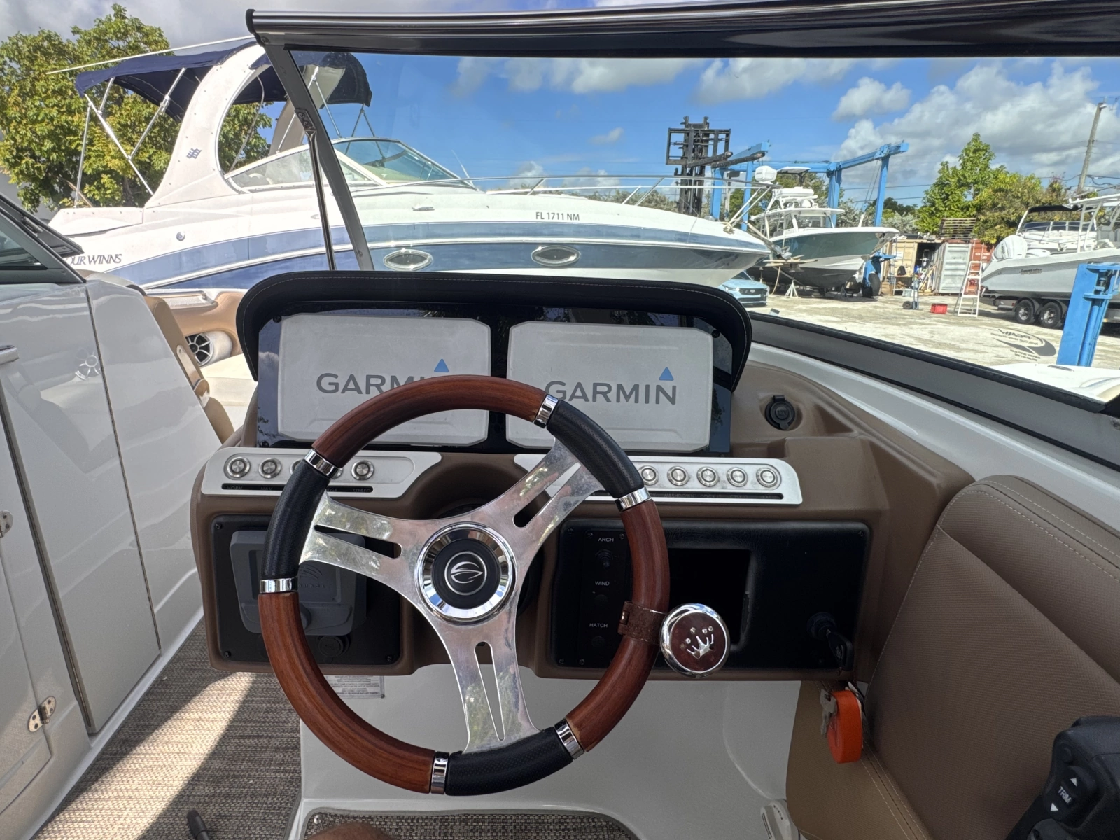 2022 Crownline 