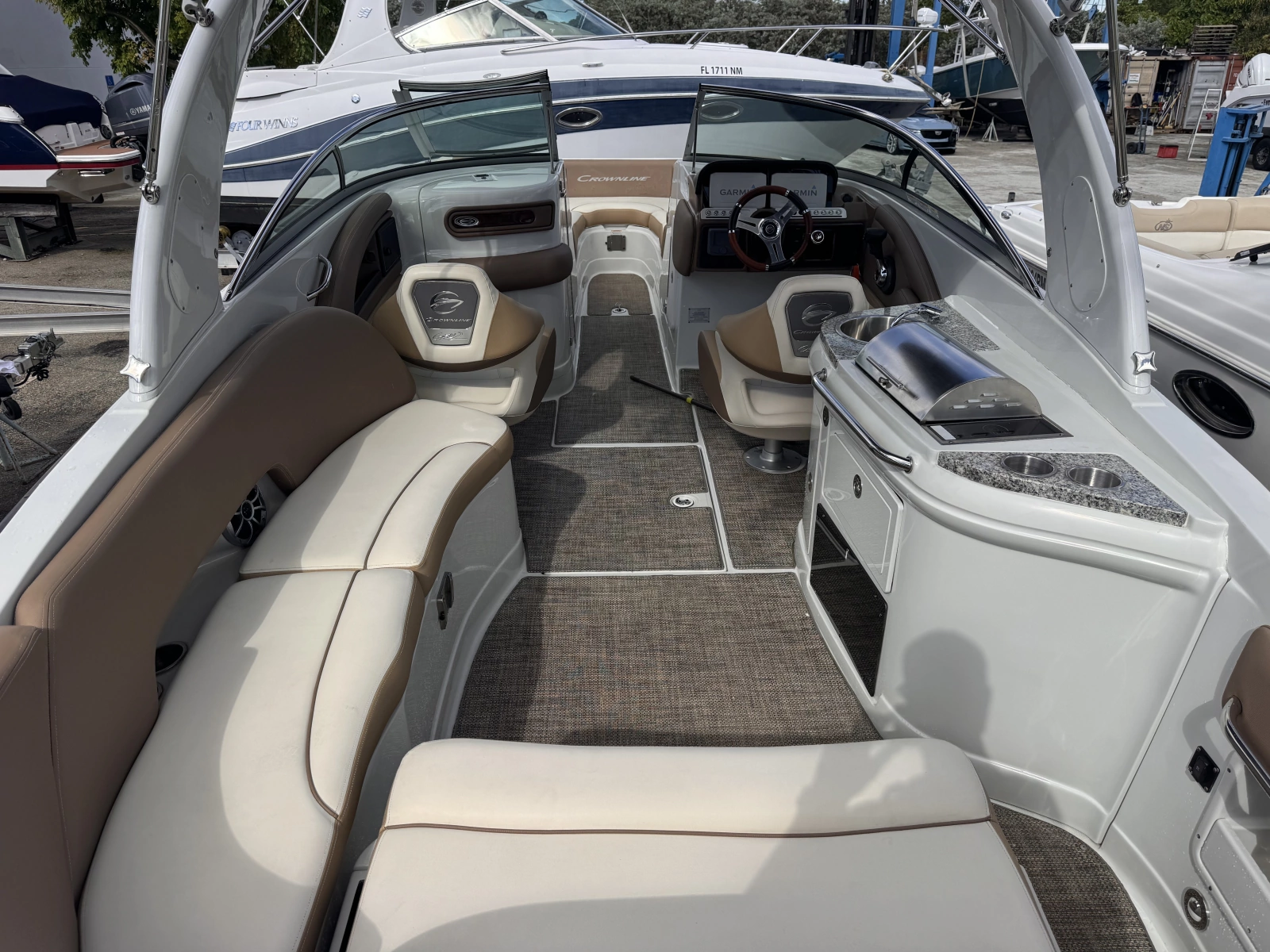 2022 Crownline 