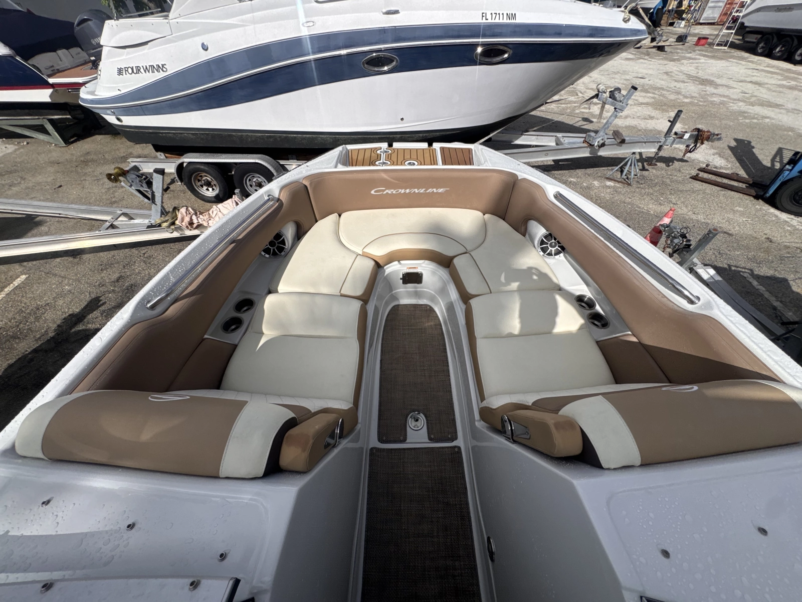 2022 Crownline 
