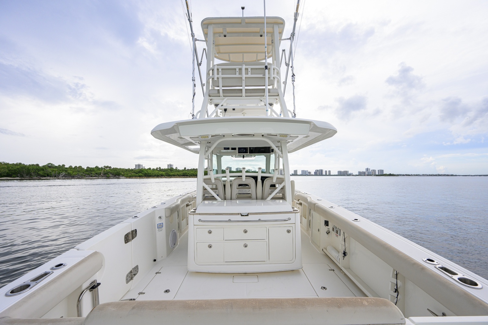 2018 Boston Whaler 380 Outrage