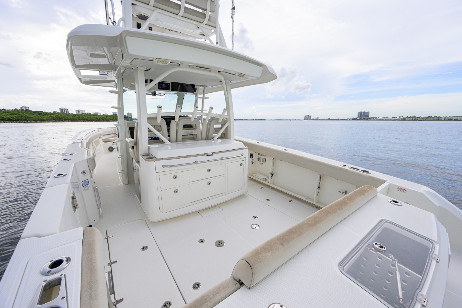 2018 Boston Whaler 380 Outrage
