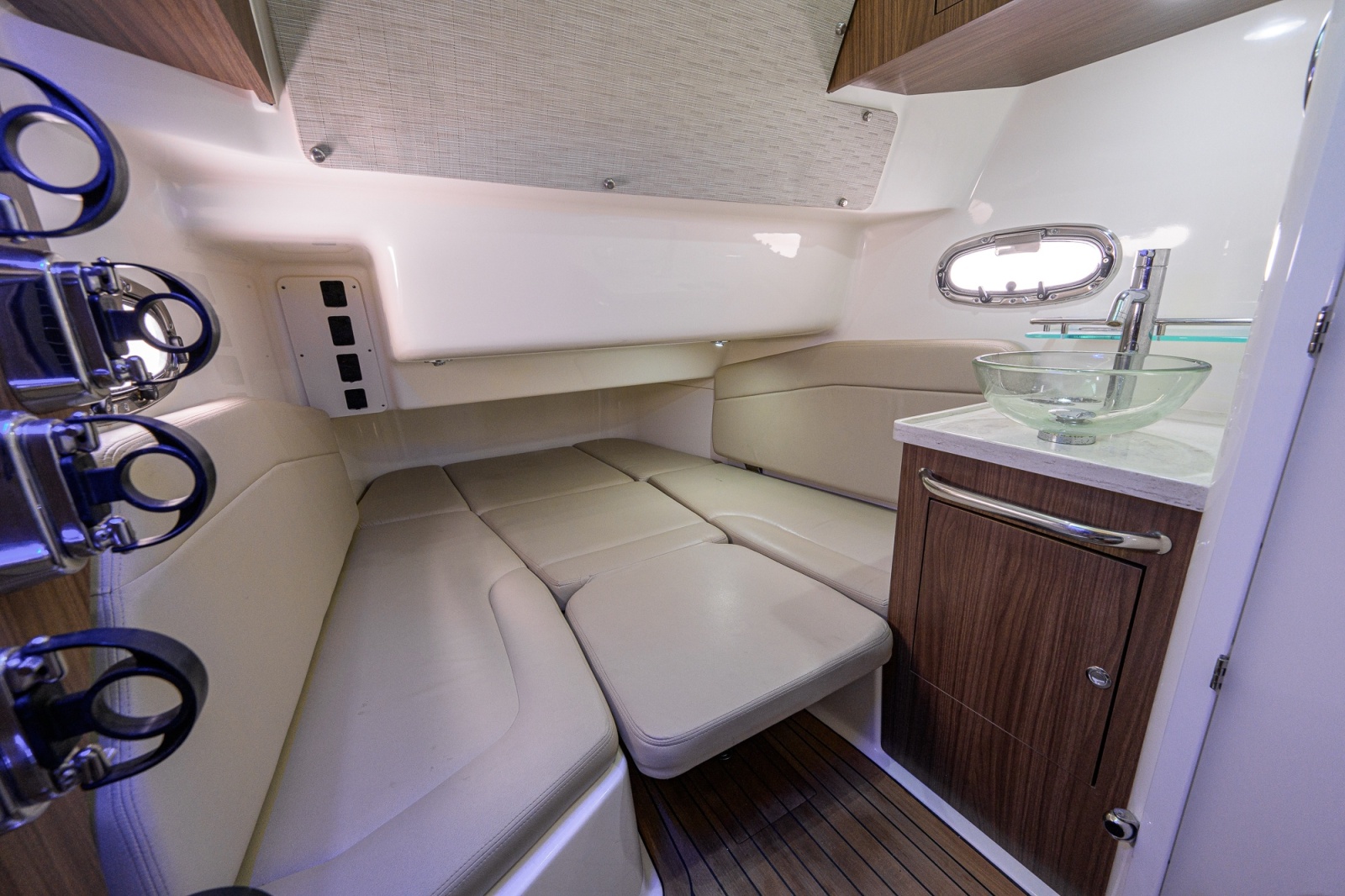 2018 Boston Whaler 380 Outrage
