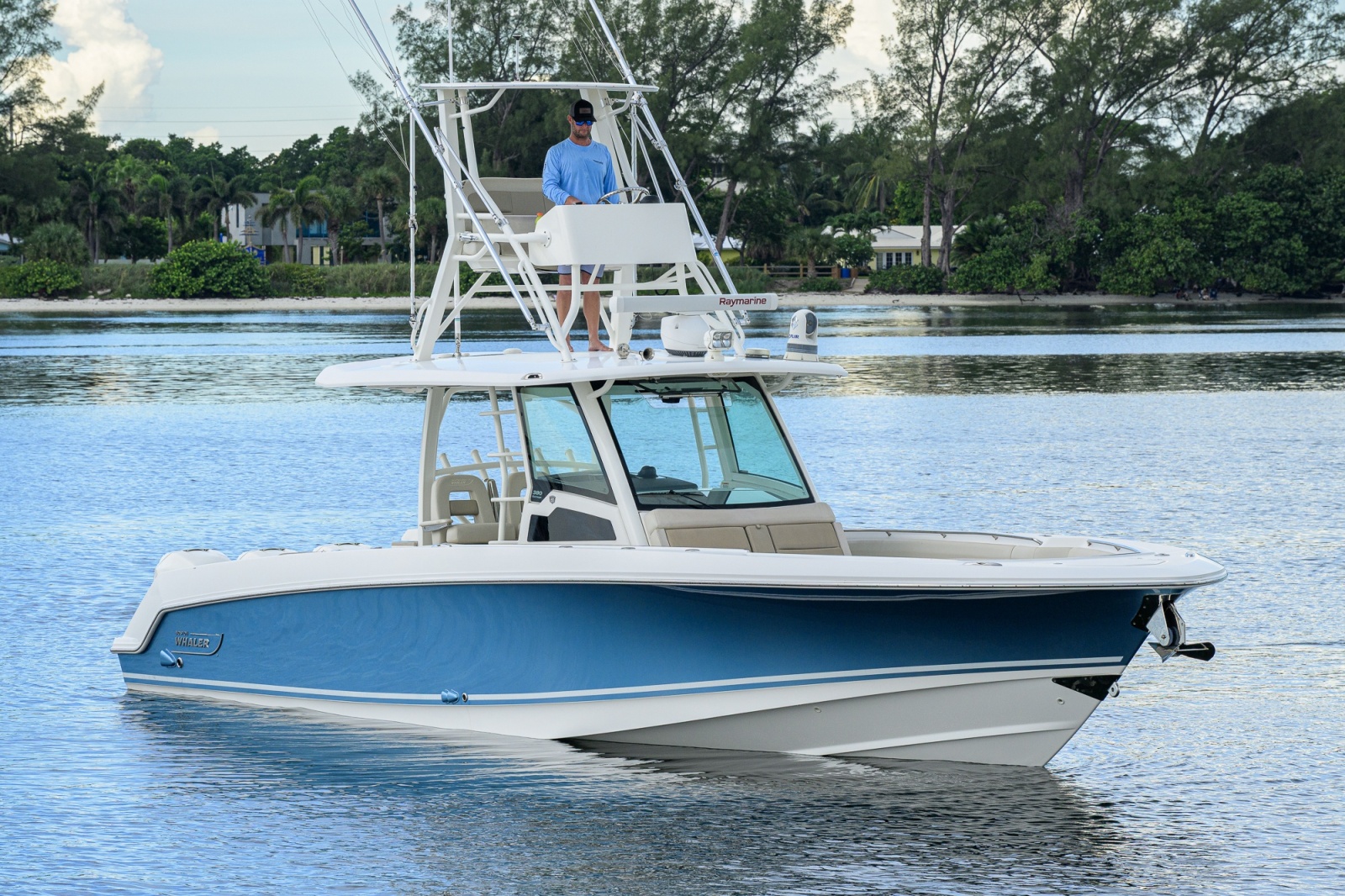 2018 Boston Whaler 380 Outrage
