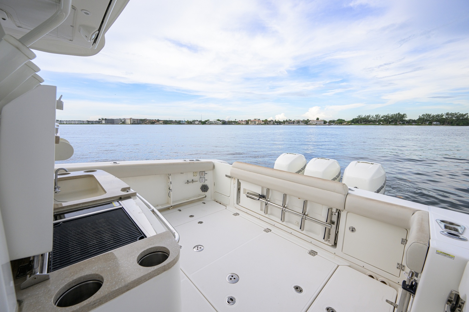 2018 Boston Whaler 380 Outrage