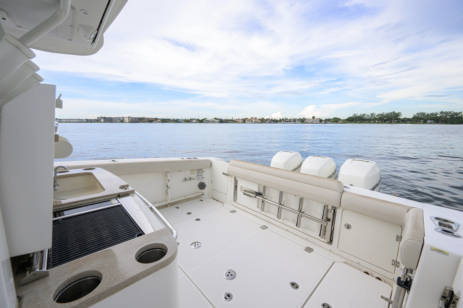 2018 Boston Whaler 380 Outrage