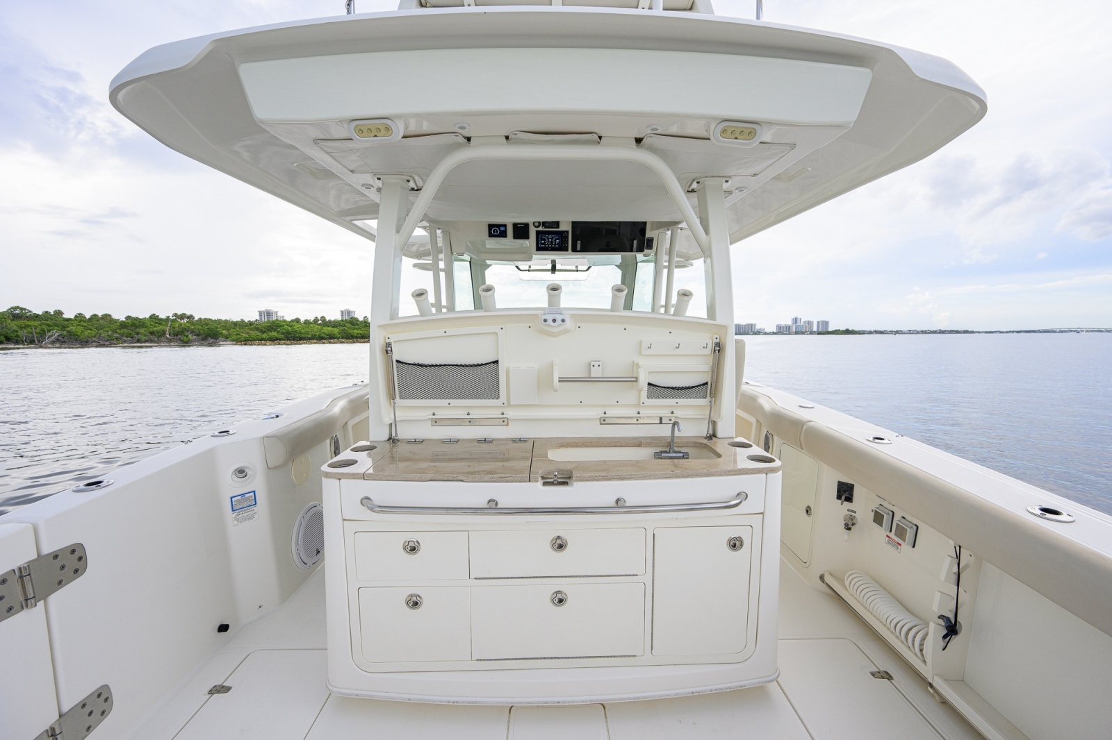 2018 Boston Whaler 380 Outrage