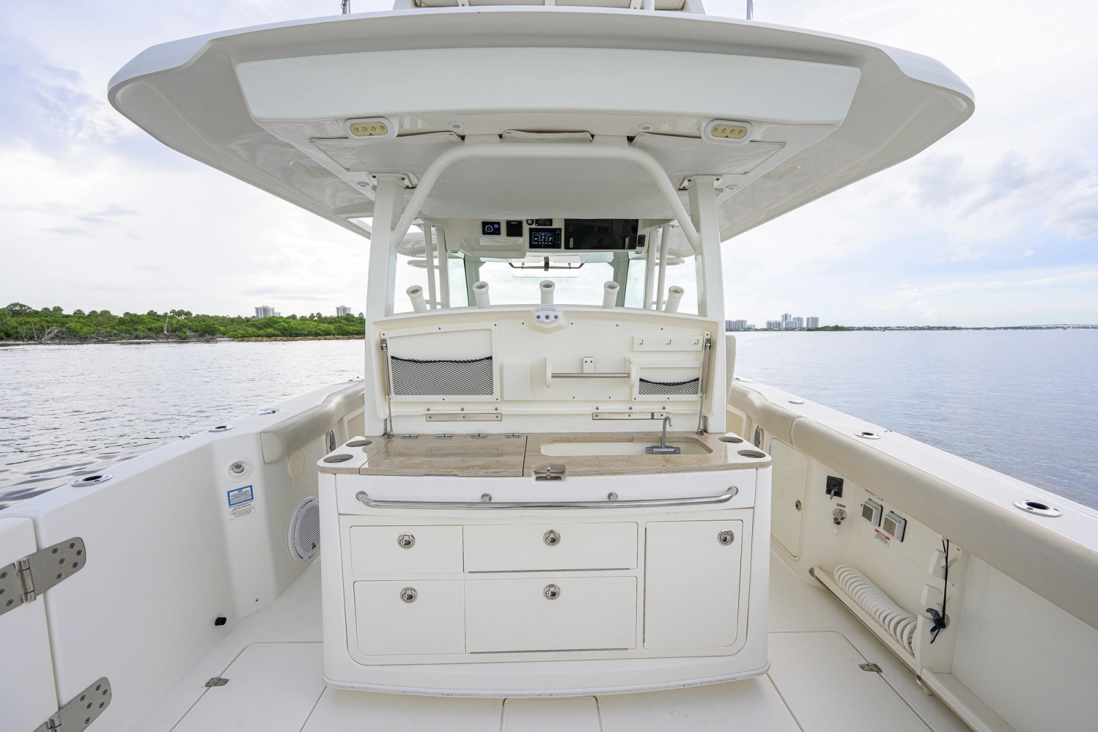 2018 Boston Whaler 380 Outrage