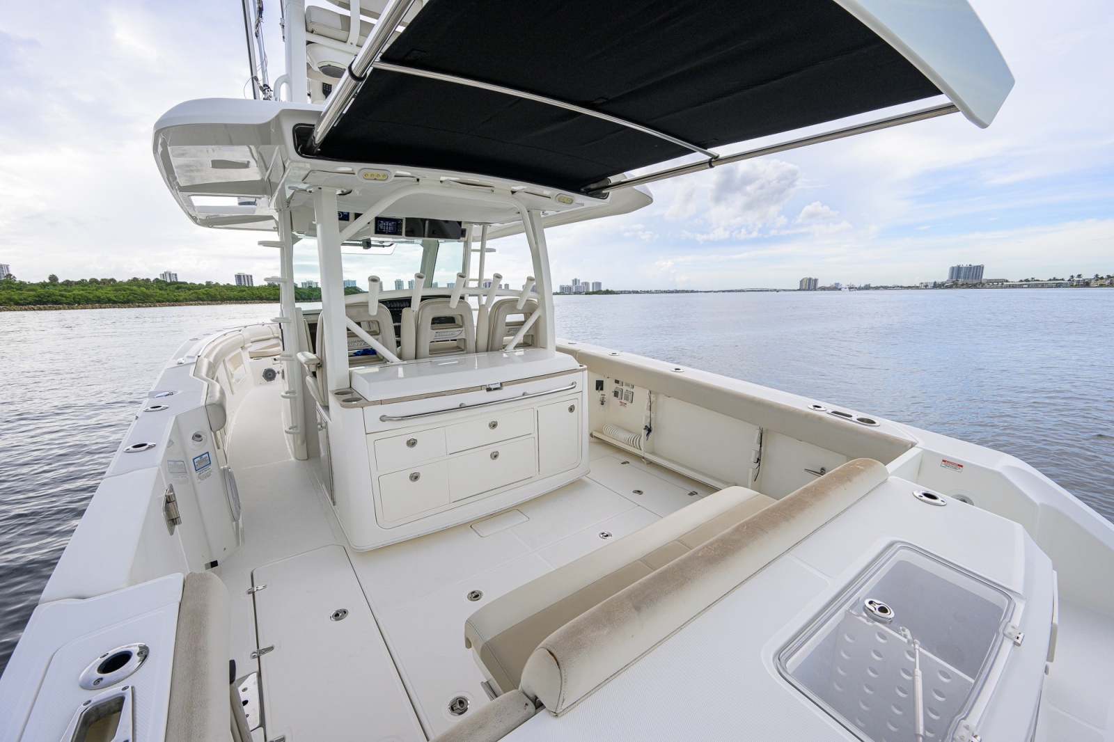 2018 Boston Whaler 380 Outrage