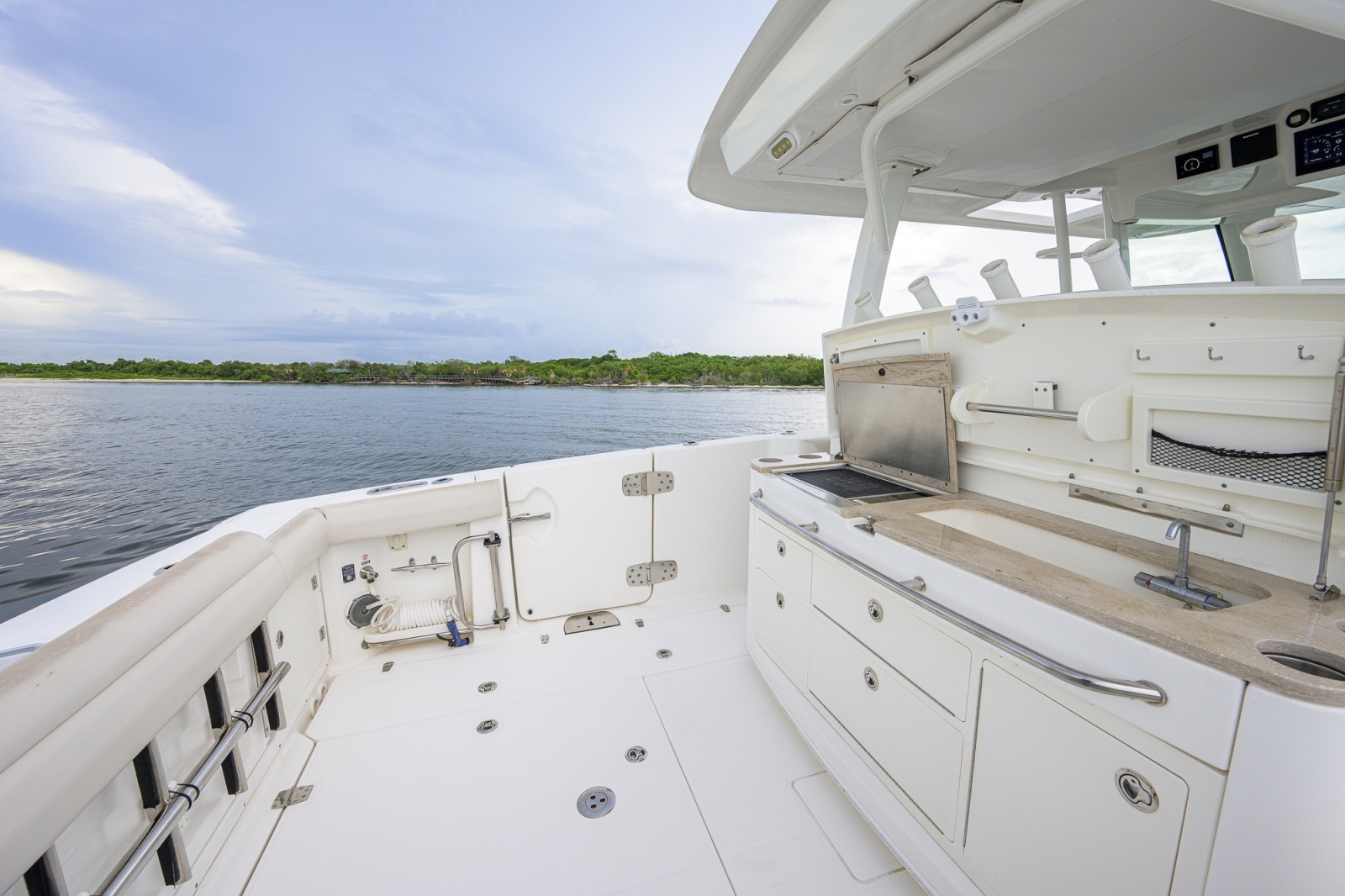 2018 Boston Whaler 380 Outrage