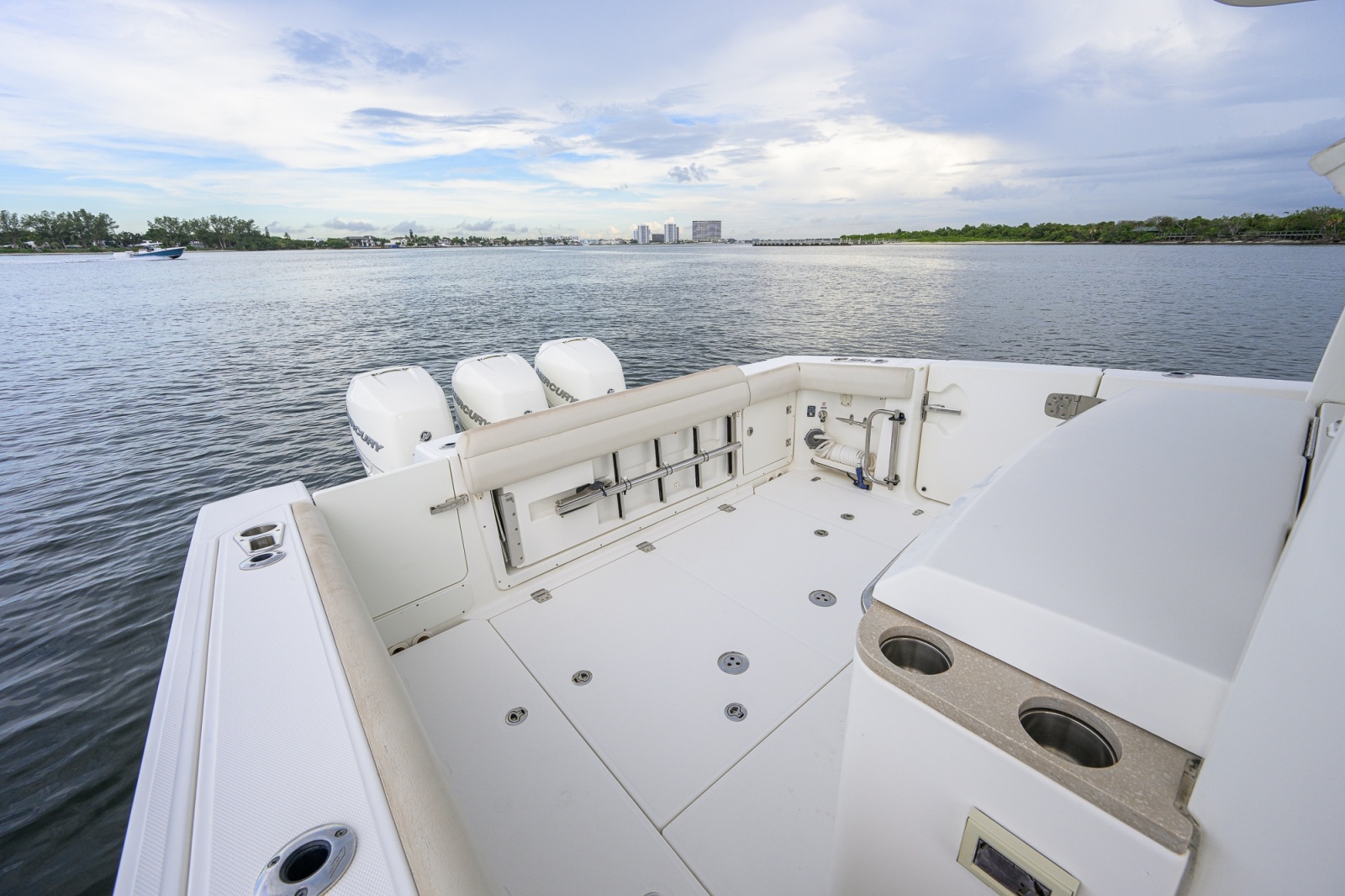 2018 Boston Whaler 380 Outrage