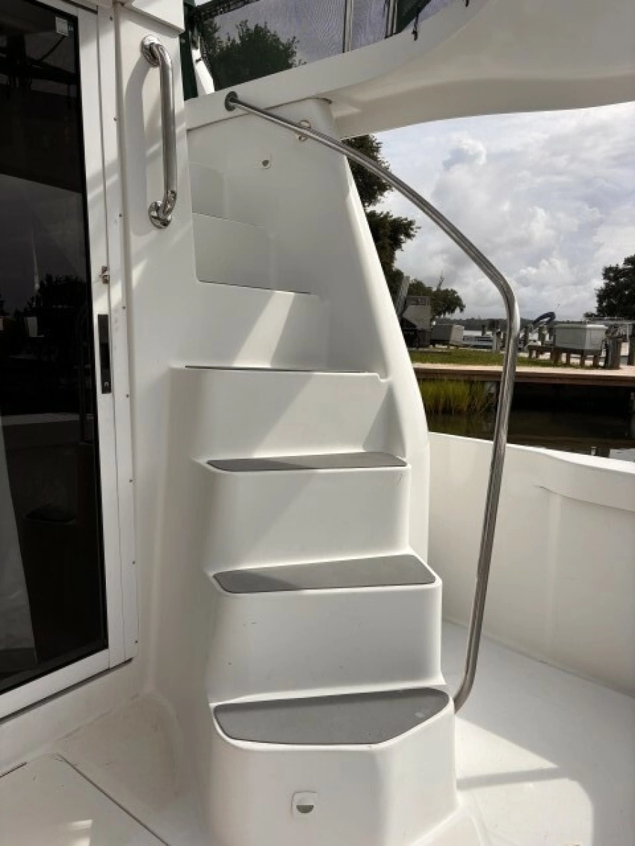 Steps to Flybridge