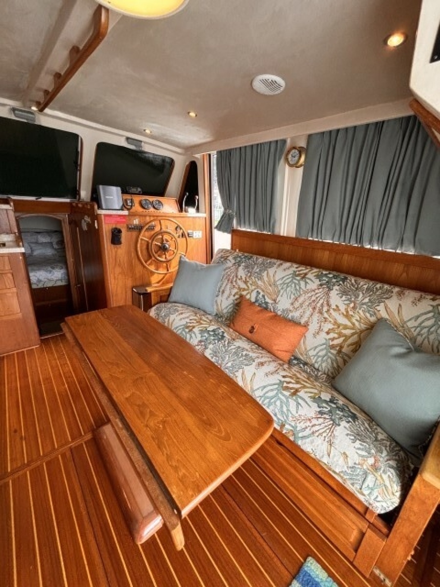 Salon Starboard