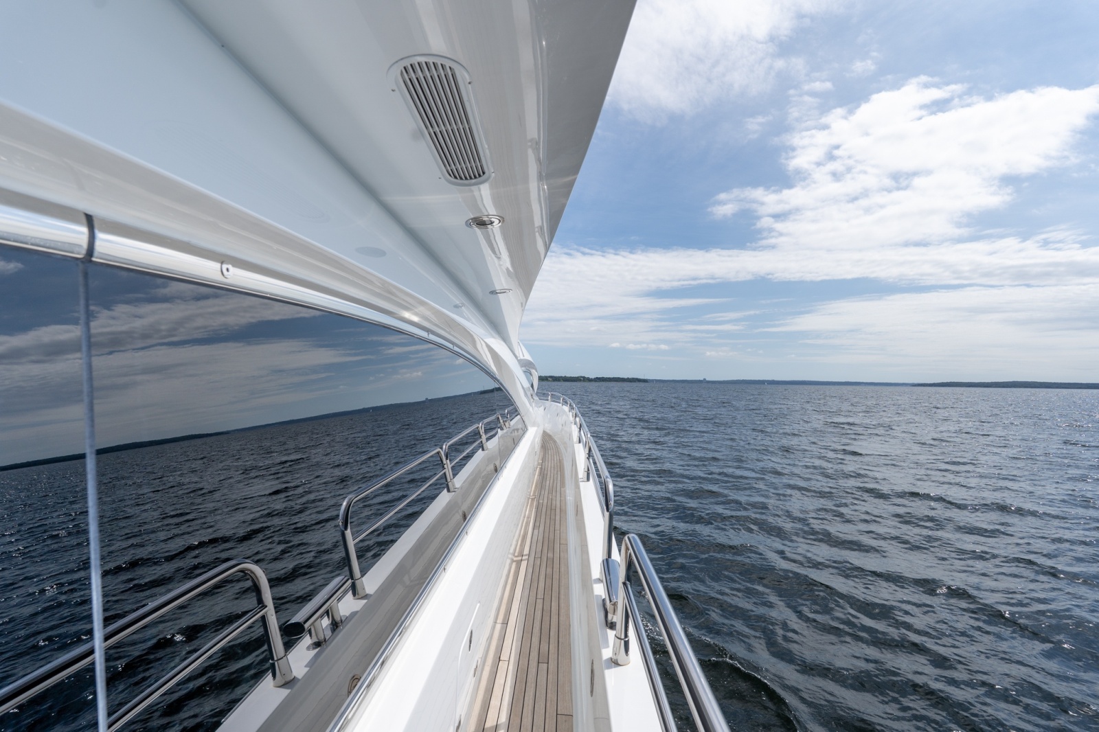 2004 Sunseeker 105 Yacht