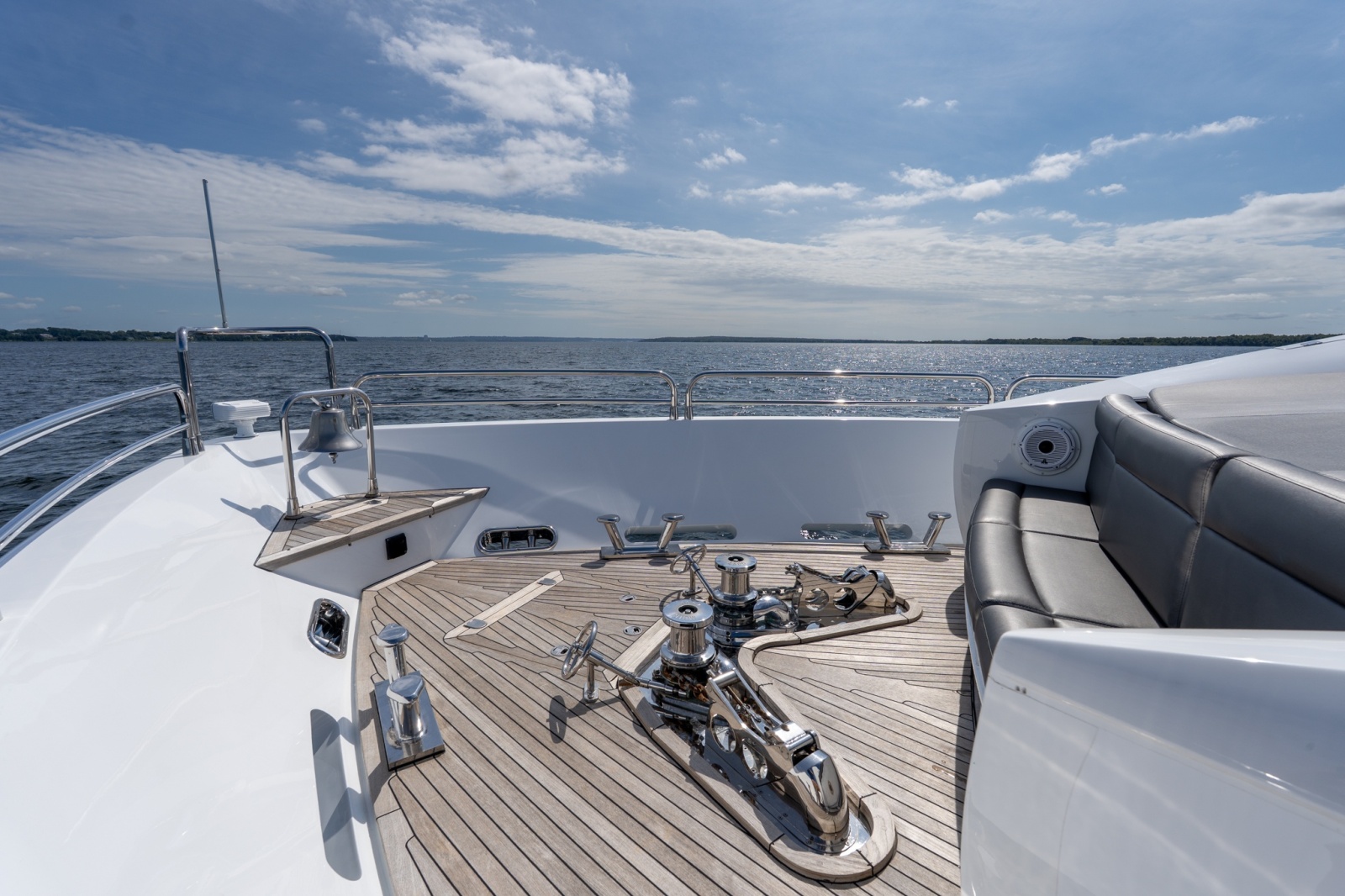 2004 Sunseeker 105 Yacht