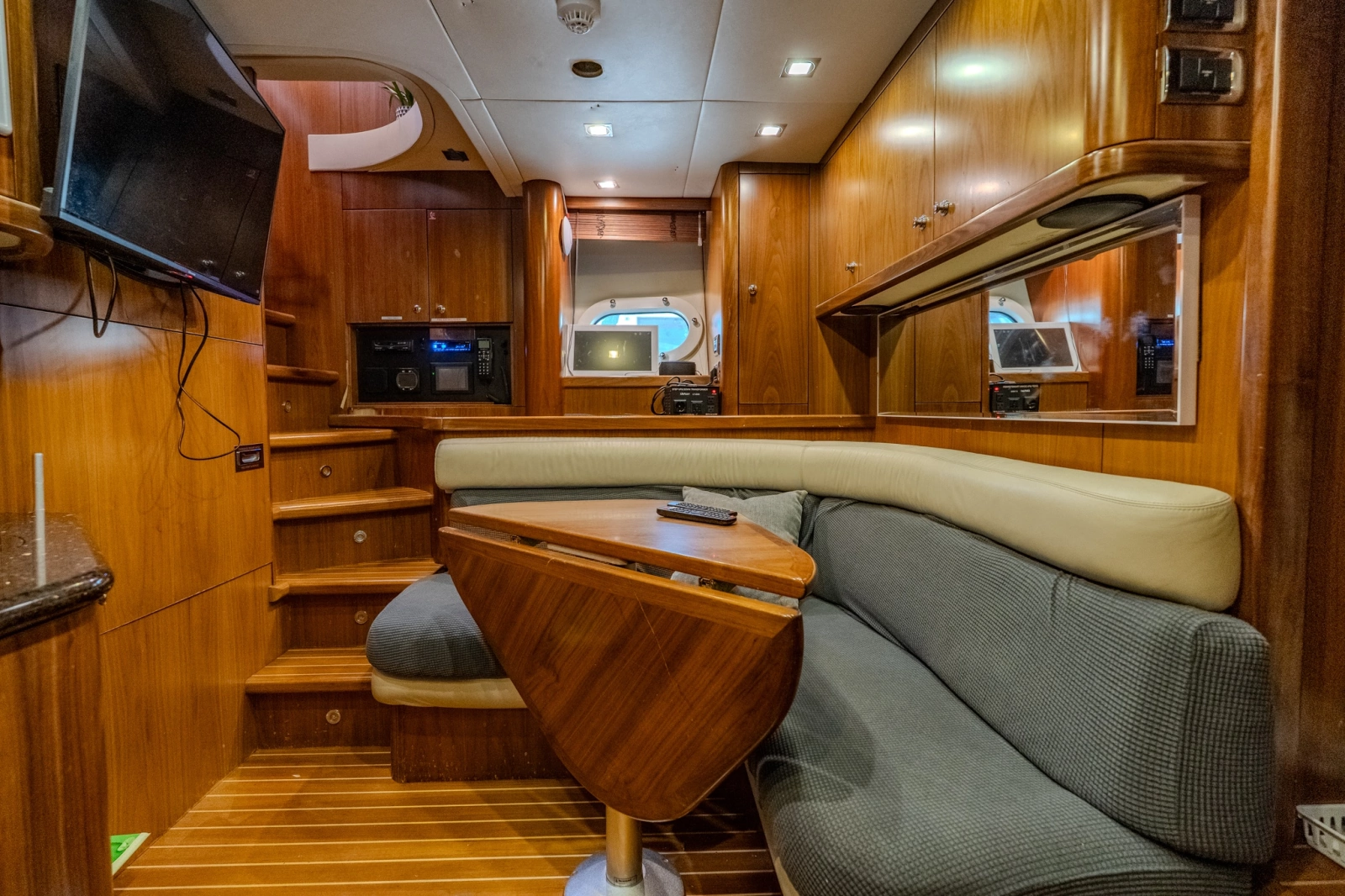 2004 Sunseeker 105 Yacht