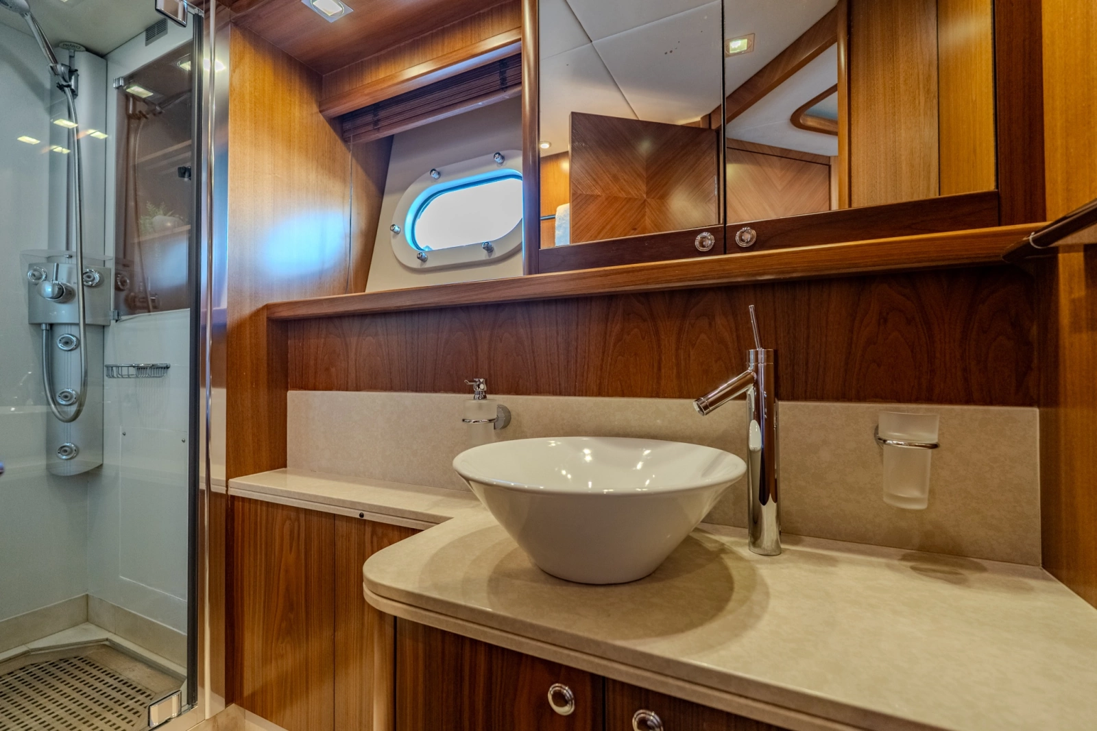 2004 Sunseeker 105 Yacht