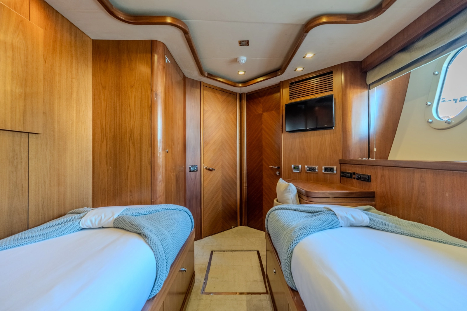 2004 Sunseeker 105 Yacht