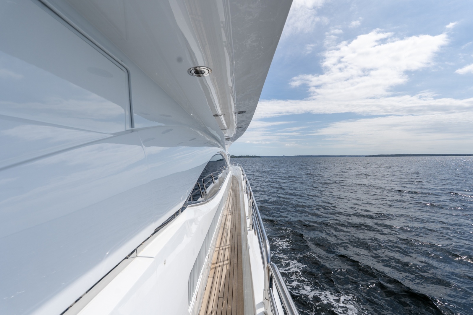 2004 Sunseeker 105 Yacht