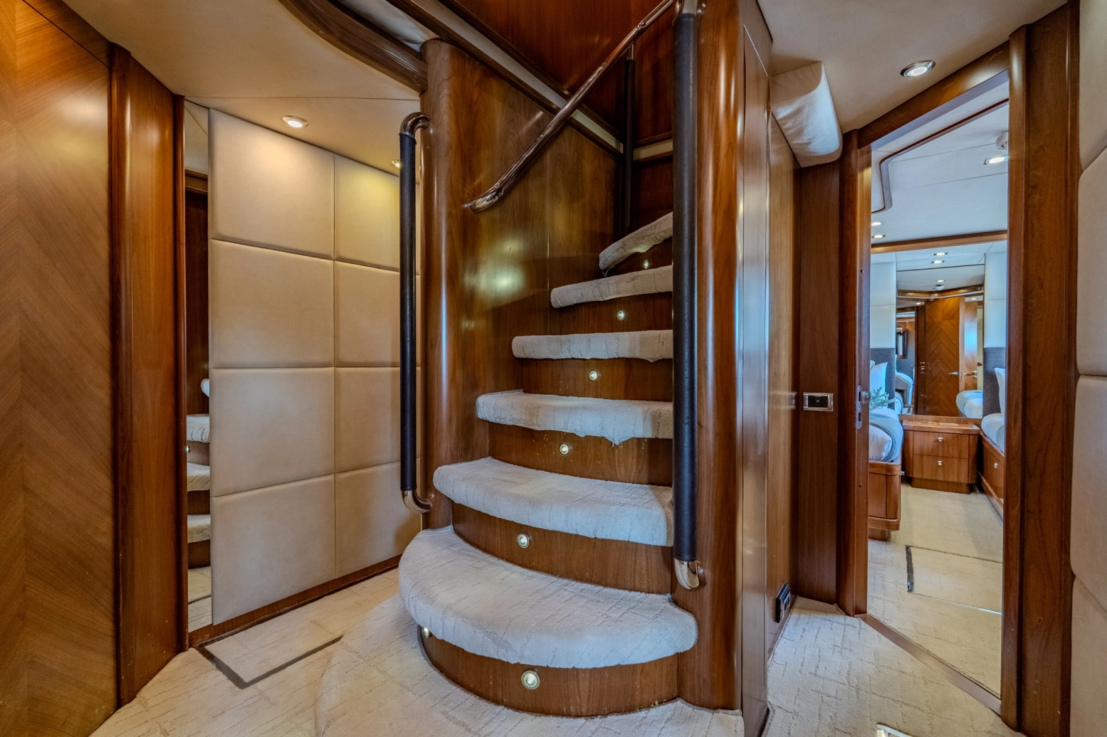2004 Sunseeker 105 Yacht