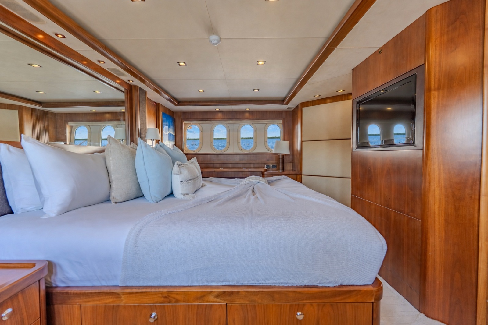 2004 Sunseeker 105 Yacht