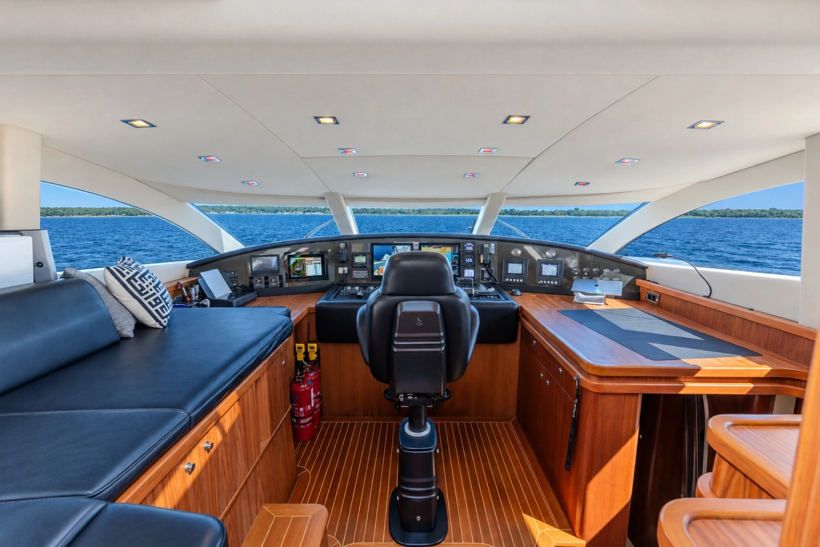 2004 Sunseeker 105 Yacht