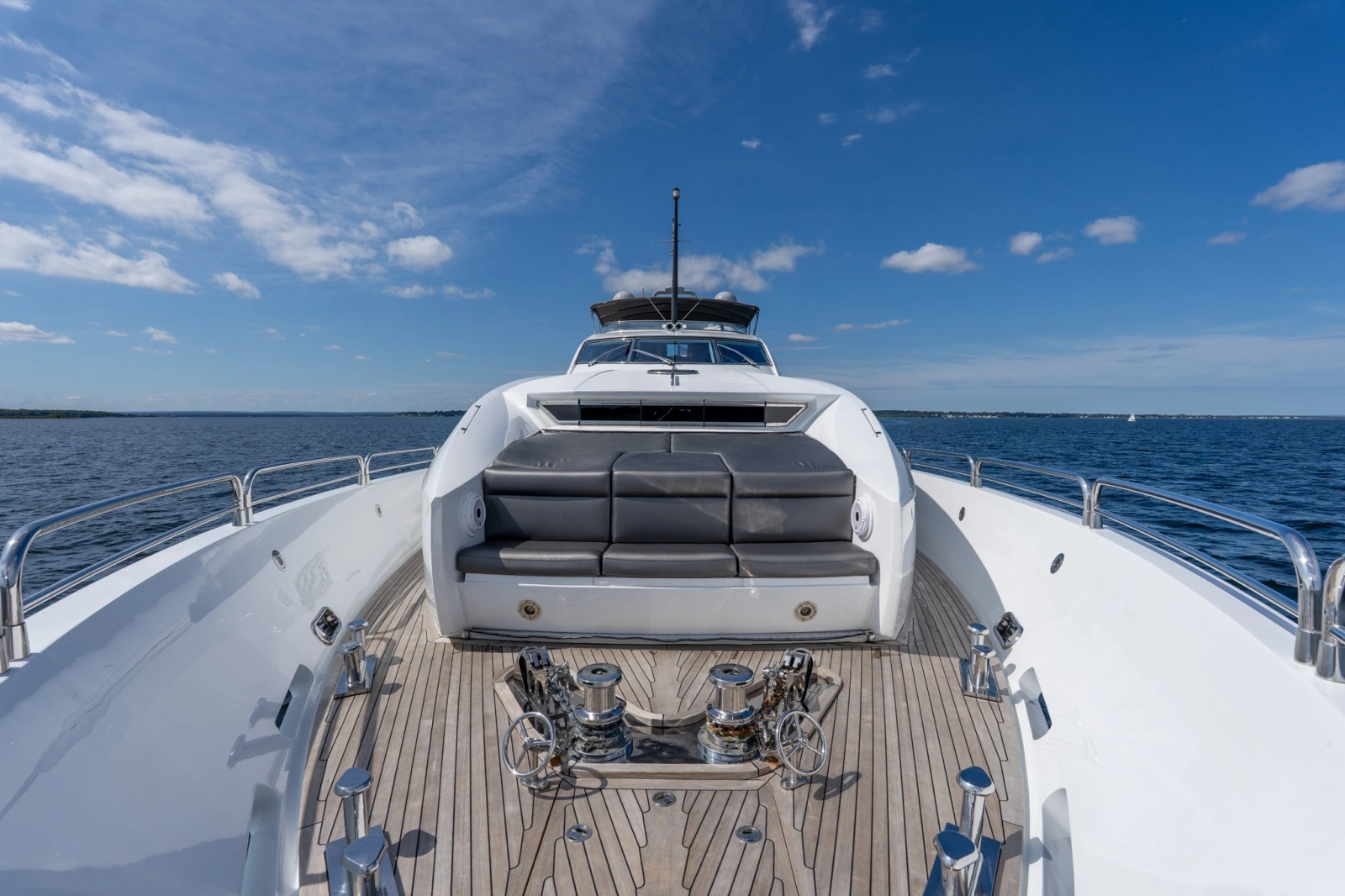 2004 Sunseeker 105 Yacht