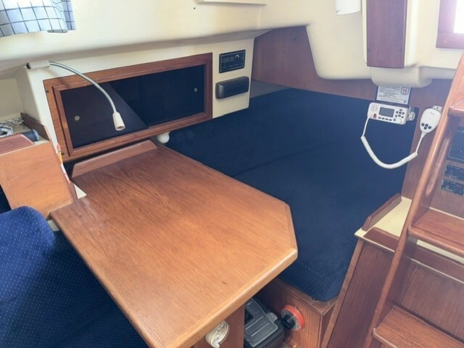 1986 Pearson 303