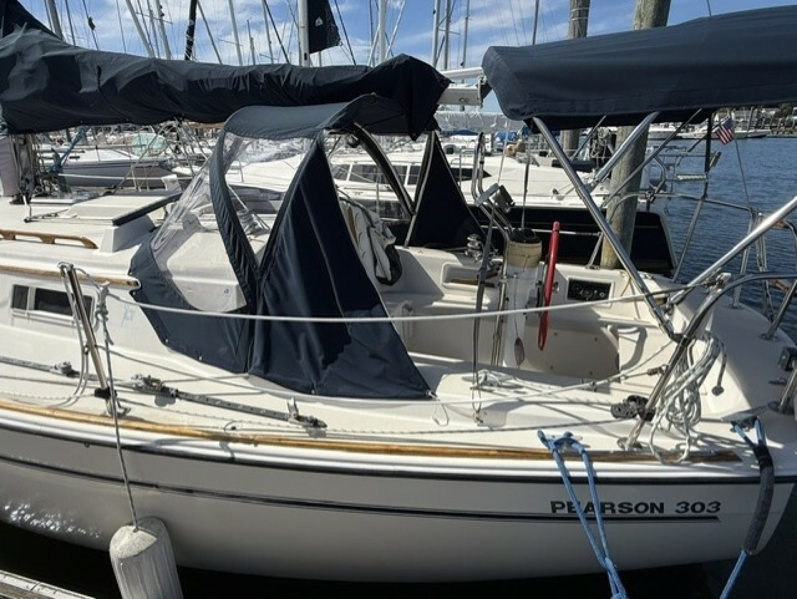 1986 Pearson 303