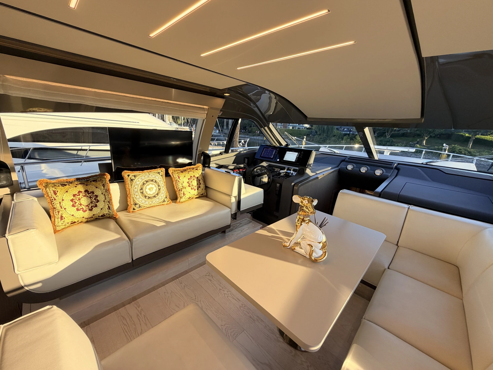 2020 Ferretti Yachts 550 Fly