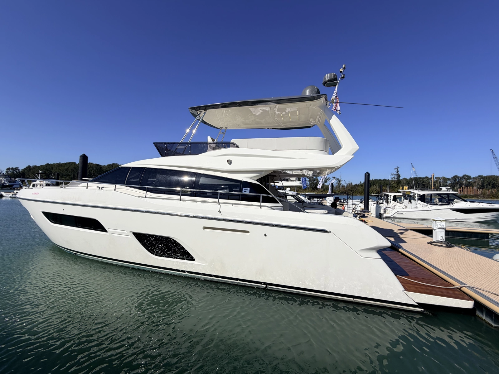 2020 Ferretti Yachts 550 Fly
