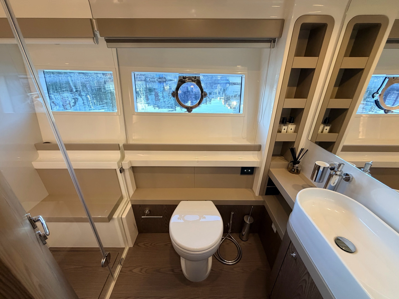 2020 Ferretti Yachts 550 Fly