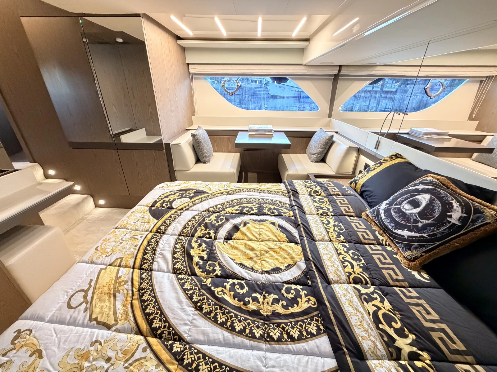 2020 Ferretti Yachts 550 Fly