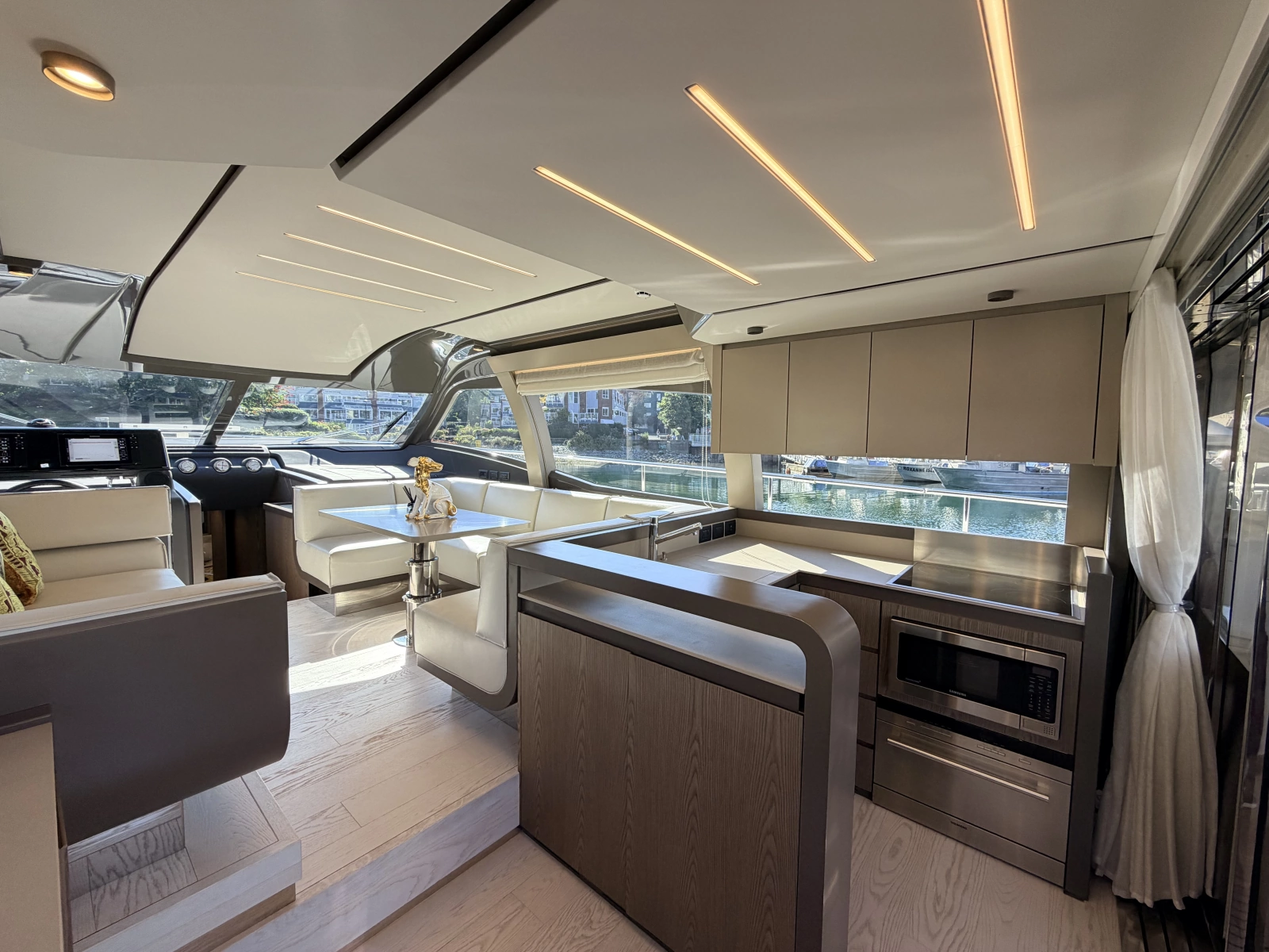 2020 Ferretti Yachts 550 Fly