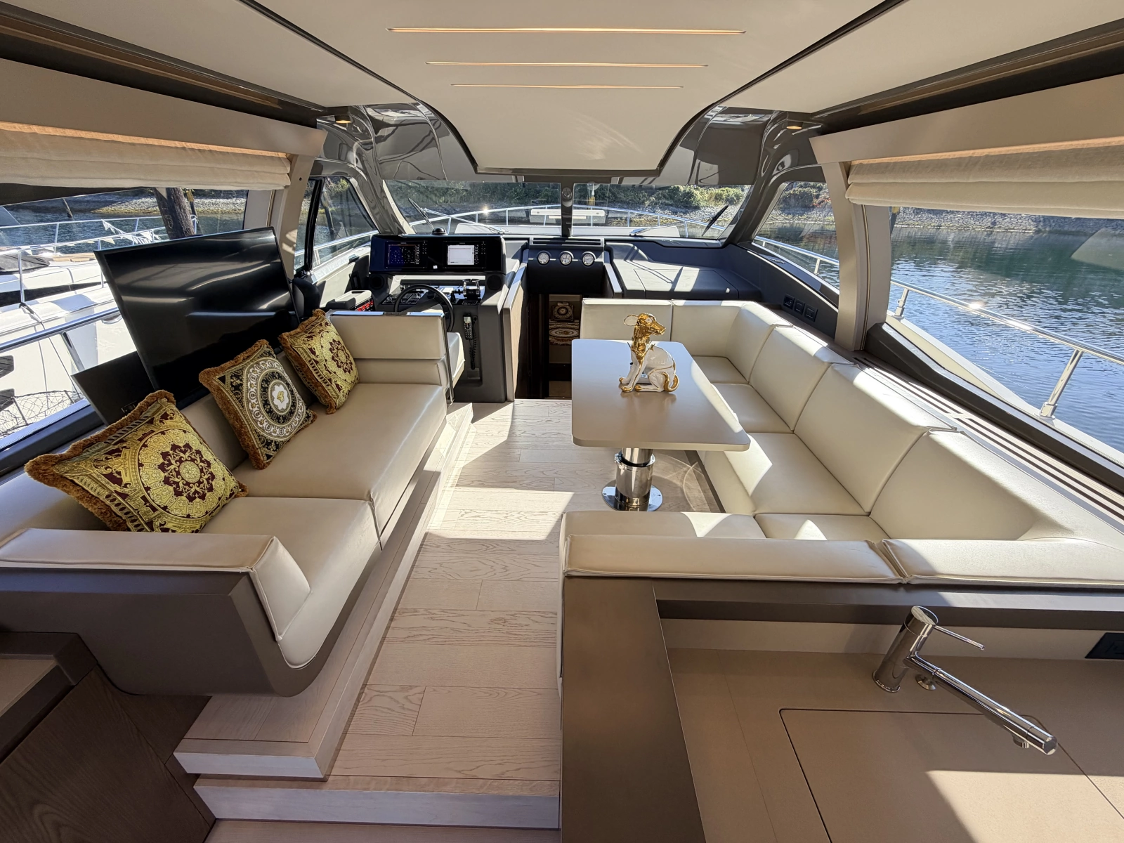 2020 Ferretti Yachts 550 Fly